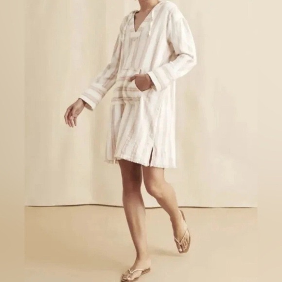 Faherty Dresses & Skirts - Faherty Striped Beach Cover-Up Hooded Tunic Dress with‎ Pockets and Fringe